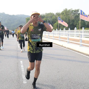 Runner Photo 6893044