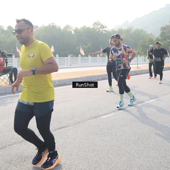 Runner Photo 6893082