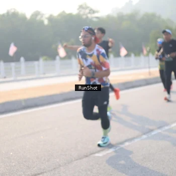 Runner Photo 6893092