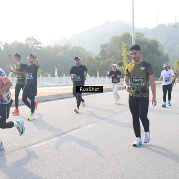 Runner Photo 6893099