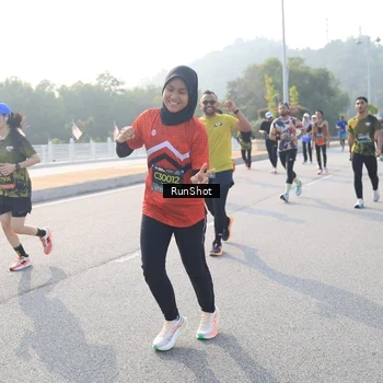 Runner Photo 6893106