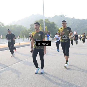 Runner Photo 6893109