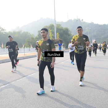 Runner Photo 6893116