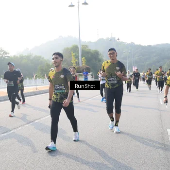Runner Photo 6893122
