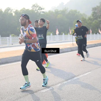 Runner Photo 6893125