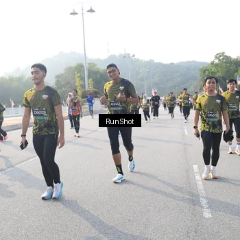 Runner Photo 6893129