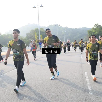 Runner Photo 6893168