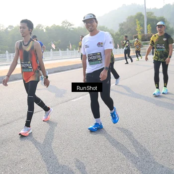 Runner Photo 6893259