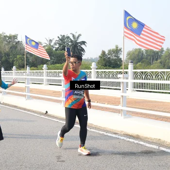 Runner Photo 6893421