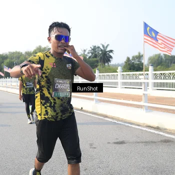 Runner Photo 6893519