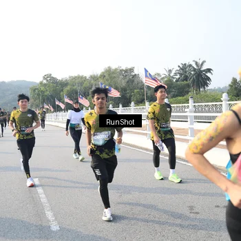 Runner Photo 6893575