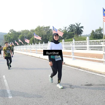 Runner Photo 6893664