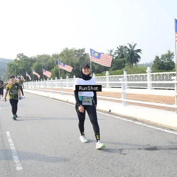 Runner Photo 6893672