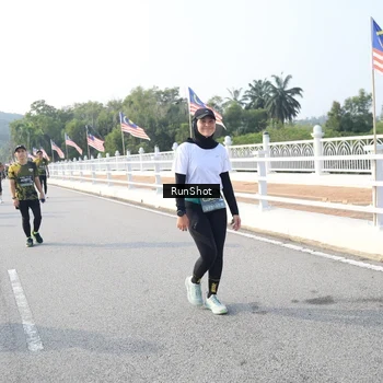 Runner Photo 6893674