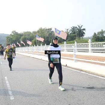 Runner Photo 6893676