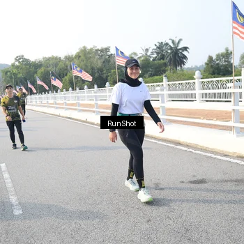 Runner Photo 6893697