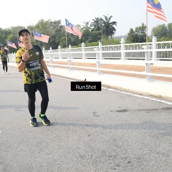 Runner Photo 6893733