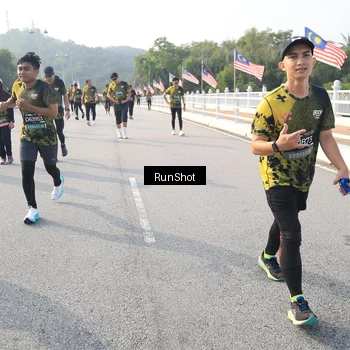 Runner Photo 6893740