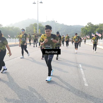 Runner Photo 6893749