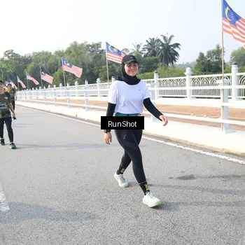 Runner Photo 6893758