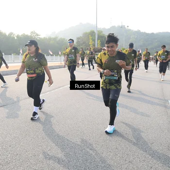 Runner Photo 6893762