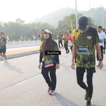 Runner Photo 6893792