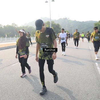 Runner Photo 6893813