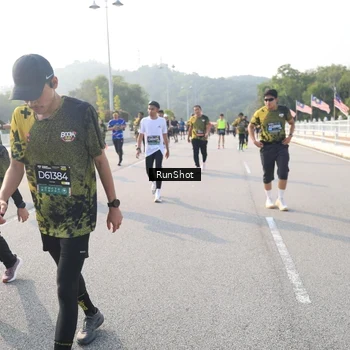 Runner Photo 6893815