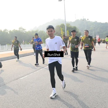 Runner Photo 6893850