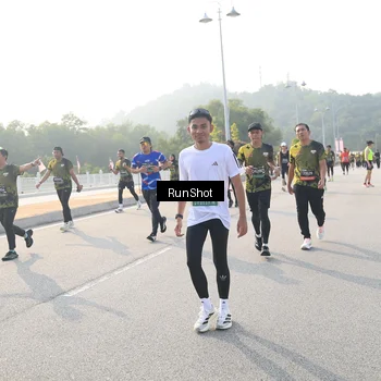 Runner Photo 6893852