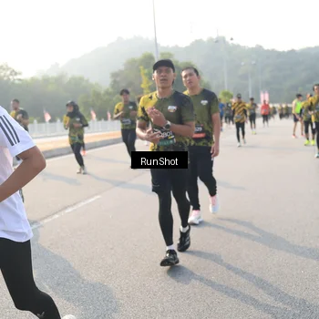 Runner Photo 6893871