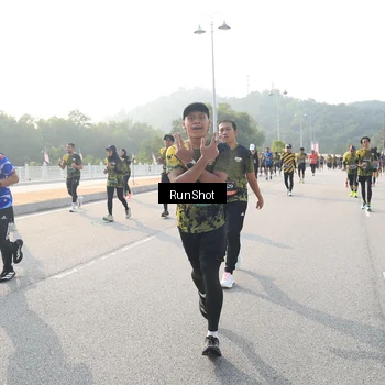 Runner Photo 6893899