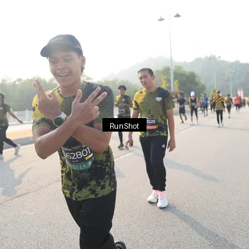 Runner Photo 6893902