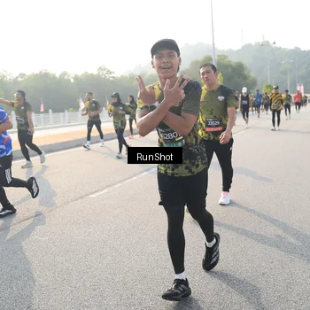 Runner Photo 6893921