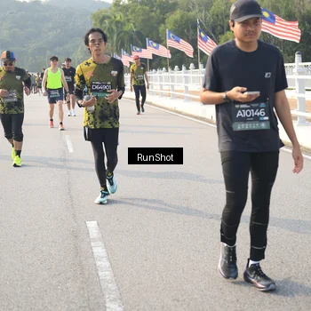 Runner Photo 6893972