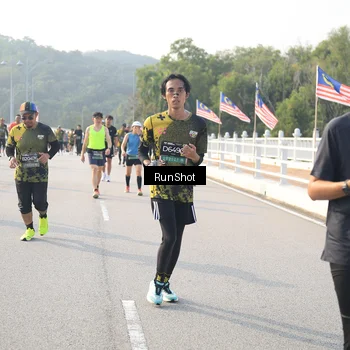 Runner Photo 6893975