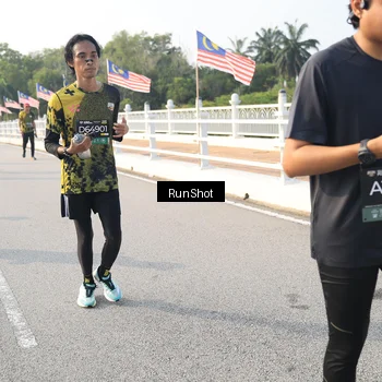 Runner Photo 6894012