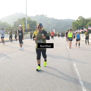 Runner Photo 6894022