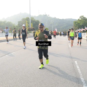 Runner Photo 6894031