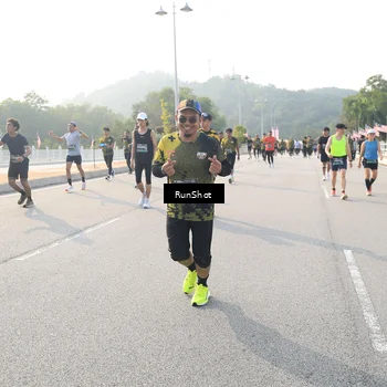 Runner Photo 6894039