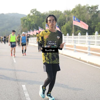 Runner Photo 6894040
