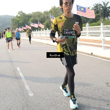 Runner Photo 6894043