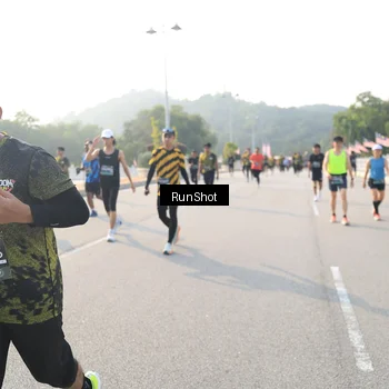 Runner Photo 6894071