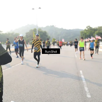 Runner Photo 6894075