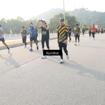 Runner Photo 6894112