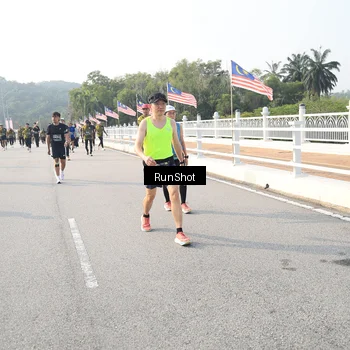 Runner Photo 6894134