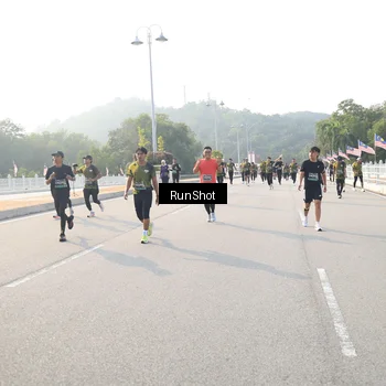 Runner Photo 6894142