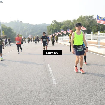 Runner Photo 6894160