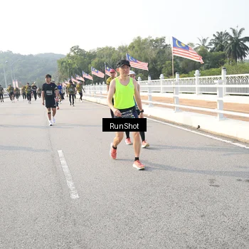 Runner Photo 6894178