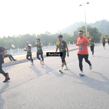 Runner Photo 6894188